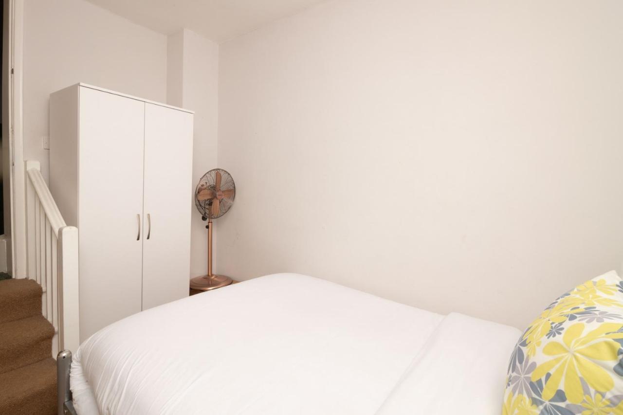 The Angel Place Hideaway - Fair 4Bdr House With Terrace London Ngoại thất bức ảnh