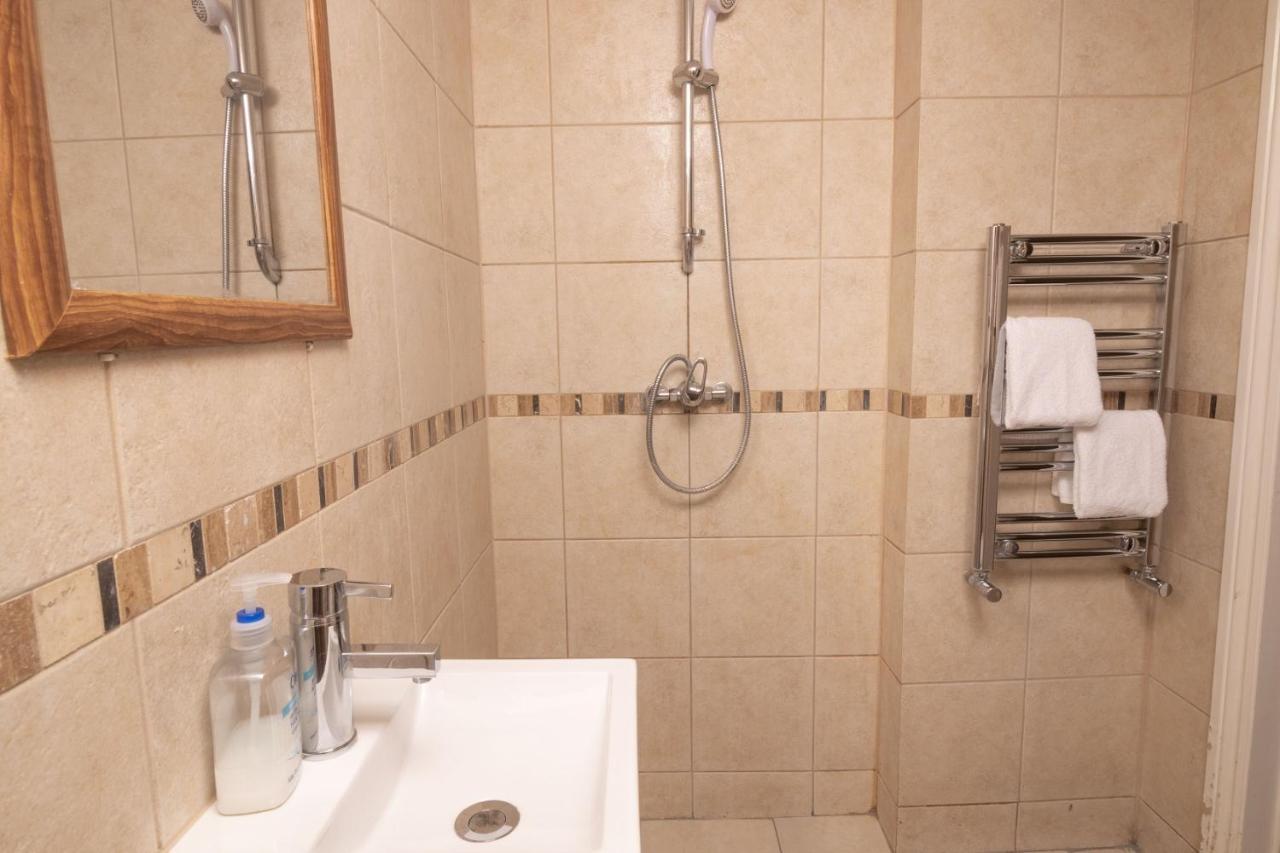 The Angel Place Hideaway - Fair 4Bdr House With Terrace London Ngoại thất bức ảnh